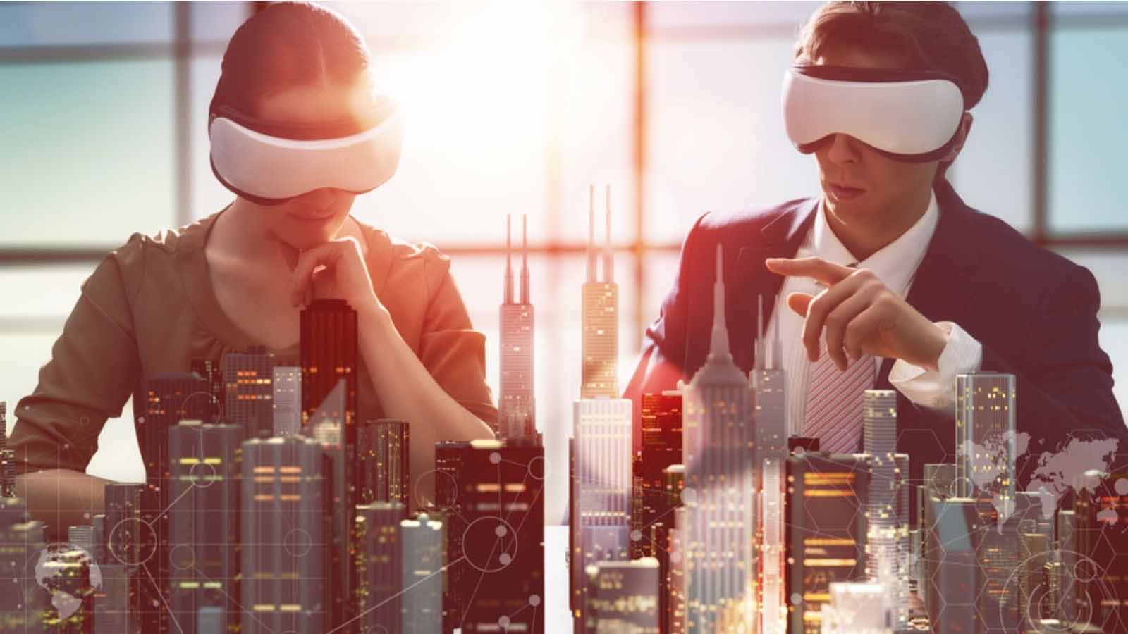 How can immersive technologies help in real estate industry?